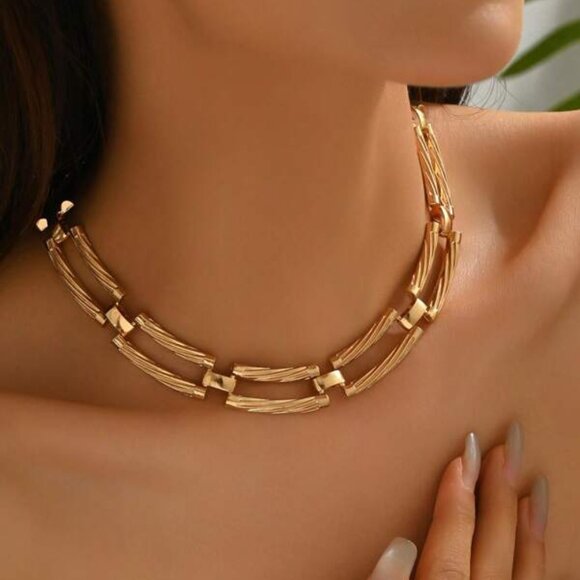 Bold Gold Link Collar Necklace - Picture 2 of 3